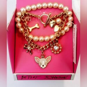BETSEY JOHNSON Chihuahua faux pearl bracelet NEW WITH TAG & BOX